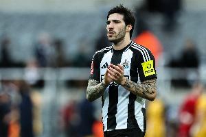 米体：尤文有意托纳利，愿把弗拉霍维奇&D-路易斯&萨沃纳加入谈判