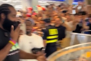 媒体人：哈登中国行圆满结束 杰伦-威廉姆斯下周见🏀