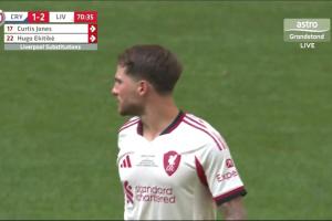 利物浦第70分钟调整，埃基蒂克、琼斯被换下，麦卡、远藤航上场