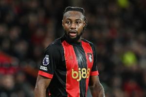 硬气！塞梅诺是近3年来首位在英超客场对利物浦双响的球员