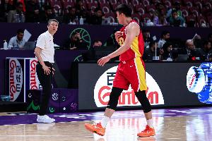 媒体人：本土教练员和队员交心是优势 郭士强的轮换&防守几乎满分