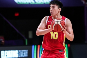 周琦：王俊杰补强了中国男篮4号位这一短板 他的技术特点很全面