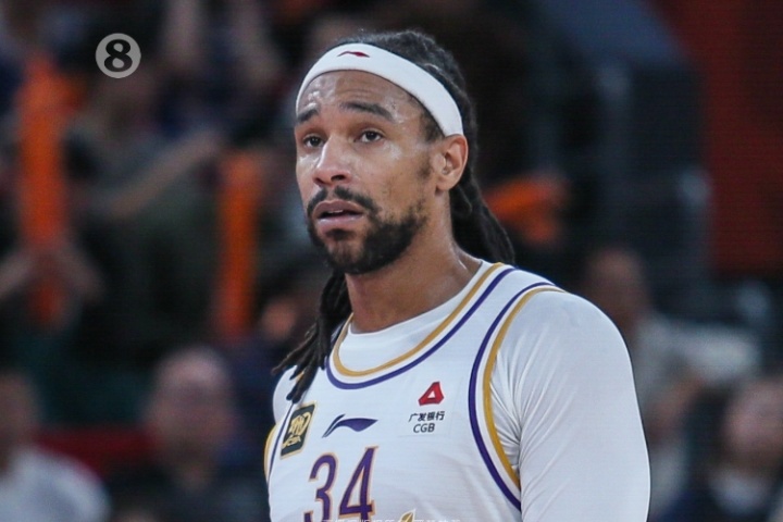 直播吧：萨林杰大概率加盟广东队 辽宁队曾报价税后超100万美元