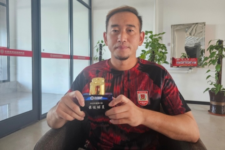 吴亚轲获直播吧第21轮MVP 相信队友没问题