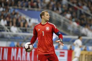 记者：诺伊尔不排除重返国家队，将关注形势直到2026年3月