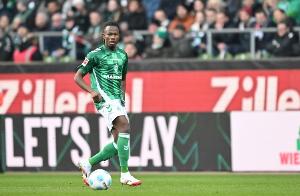 天空体育：雷克瑟姆即将租借签下曼城后卫卡博雷，球员正接受体检