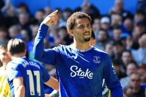 TA：国米曾约4600万欧报价恩迪亚耶，但遭到埃弗顿拒绝