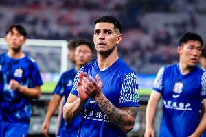 跟队：安德烈-路易斯腰伤影响到右腿，因此过去6周仅打进一粒点球