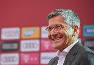 海纳：拜仁锋线配置在欧洲可不多见，欧冠比赛时不会想钱只会想赢