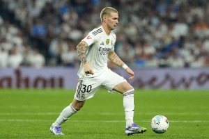 18岁零33天！马斯坦托诺成为皇马欧冠比赛最年轻的首发球员