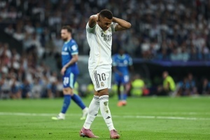 姆总真心累😖居勒尔先发失误致丢球+浪射，马斯坦托诺吐饼