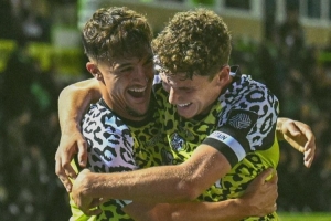 电讯报：为规避用人规则，英格兰低级别球队开场1分钟换4人