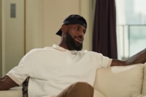 继续征战！詹姆斯：我没在暗示任何事 退役正在临近 但还不是现在