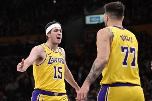 霍里：湖人应该先签后换送走里夫斯 他和东契奇重叠了