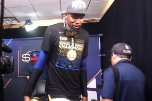 杨毅：KD在勇士不能算二当家 关键时刻他解决问题&他就是老大