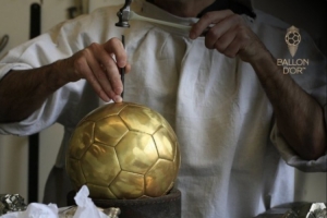 还剩两天花落谁家👀金球奖官方晒海报预热颁奖仪式