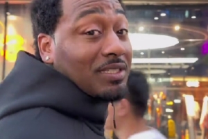 猜猜多少钱？沃尔晒视频：行李没到 来三里屯购物啦