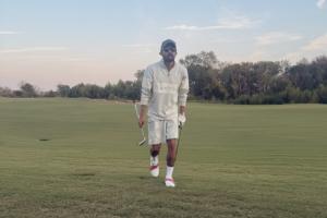 特雷-杨生日当天打高尔夫：27了🏌🏽‍♂️⛳️感恩🙏🏽~