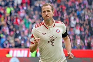 毫无悬念，官方：上演帽子戏法的凯恩当选拜仁4-1霍芬海姆最佳