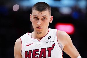 🚨热火官方：希罗成功接受左脚踝手术 预计缺席八周