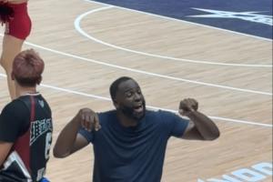 很接地气啊！追梦中国行百分大战 跟唱跟随全球爆火音乐《APT》