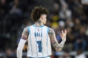 美记：黄蜂希望三球能提升领导力 承担更多责任