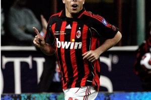 罗纳尔多迎49岁生日，AC米兰官推晒照为其送上生日祝福