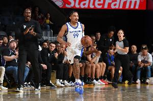 刚签两天！美记：篮网裁掉后卫尤里-科林斯 合同保障金额为8.53万