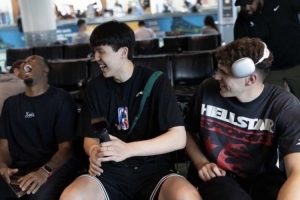 投票啦>>>拓记发问：杨瀚森能否入选下赛季最佳新秀阵容？