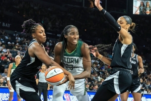 2025赛季美职女篮季后赛首轮回顾：四强逐鹿，激情四溢