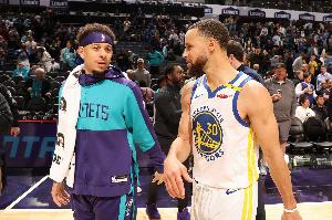 区区斯蒂芬😁小库里三分命中率是NBA历史第7！他哥仅排第13