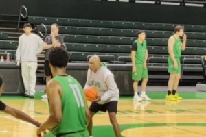 至今仍未官宣！林葳被拍到观看俄勒冈大学篮球队训练