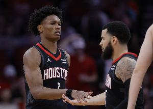 美记：范乔丹受伤前阿门就计划在火箭进攻中扮演更重要的组织角色