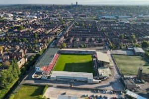 小而美的球场 英甲林肯城的主场辛西尔银行体育场容量为10669人