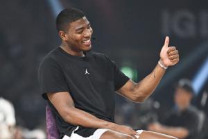 季后赛三分48.4%~名记：湖人可给八村2600万的起薪 后者被低估了