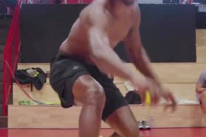 对得起勇士给的每一分钱！巴特勒中国行期间也不忘每天训练😤