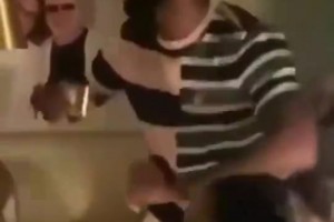 真嗨啊…詹姆斯昔日在吹牛老爹的私人派对上随着歌曲翩翩起舞！