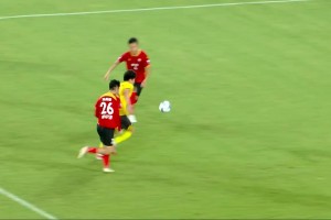 泰州队扳平比分！吴俊杰中场策动+禁区完成终结