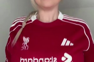 利物浦成人女博主赛前：这将是本赛季最轻松的三分😆